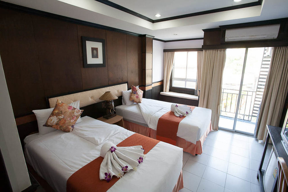 Season Palace Hotel 3*