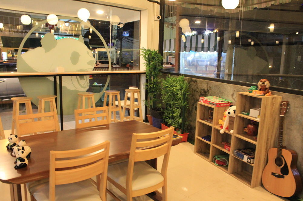 Mad Panda Hostel *