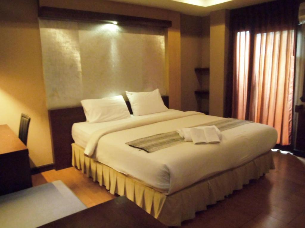 Baan Chalelarn Khách sạn 3*