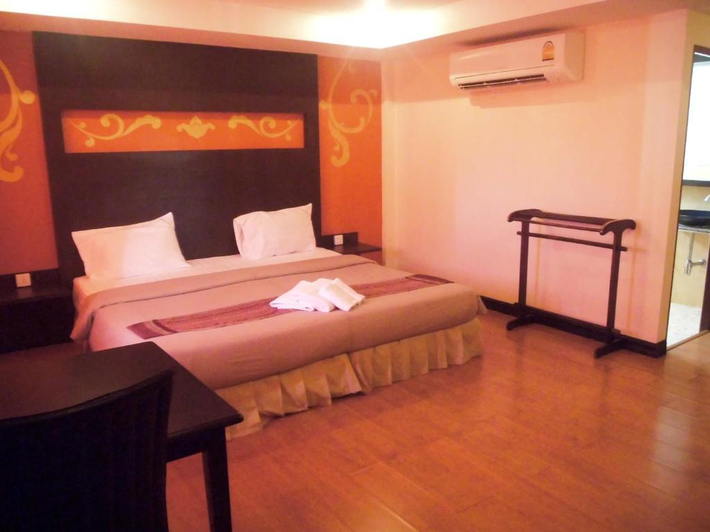 Baan Chalelarn Khách sạn 3*