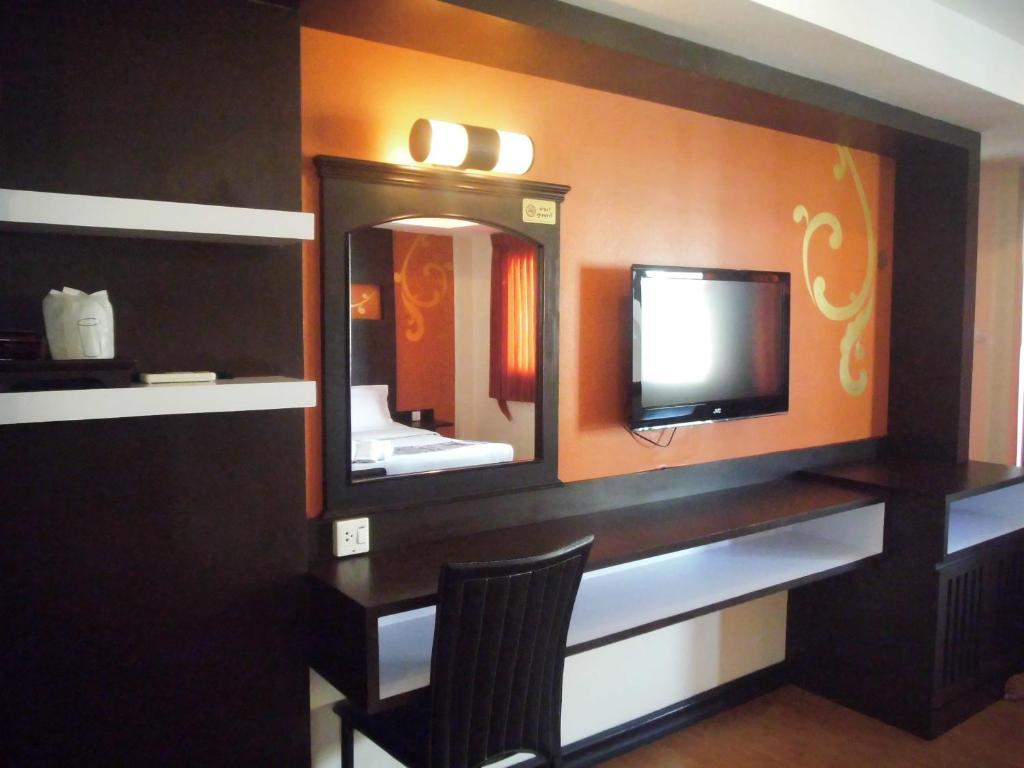 Baan Chalelarn Khách sạn 3*