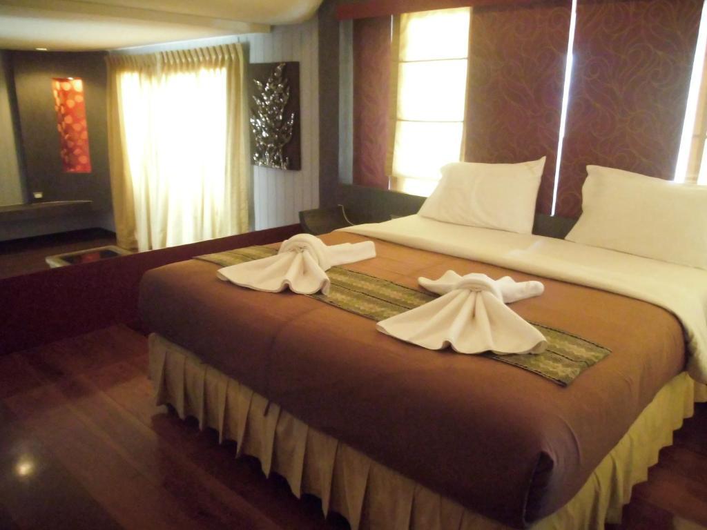 Khách sạn Baan Chalelarn