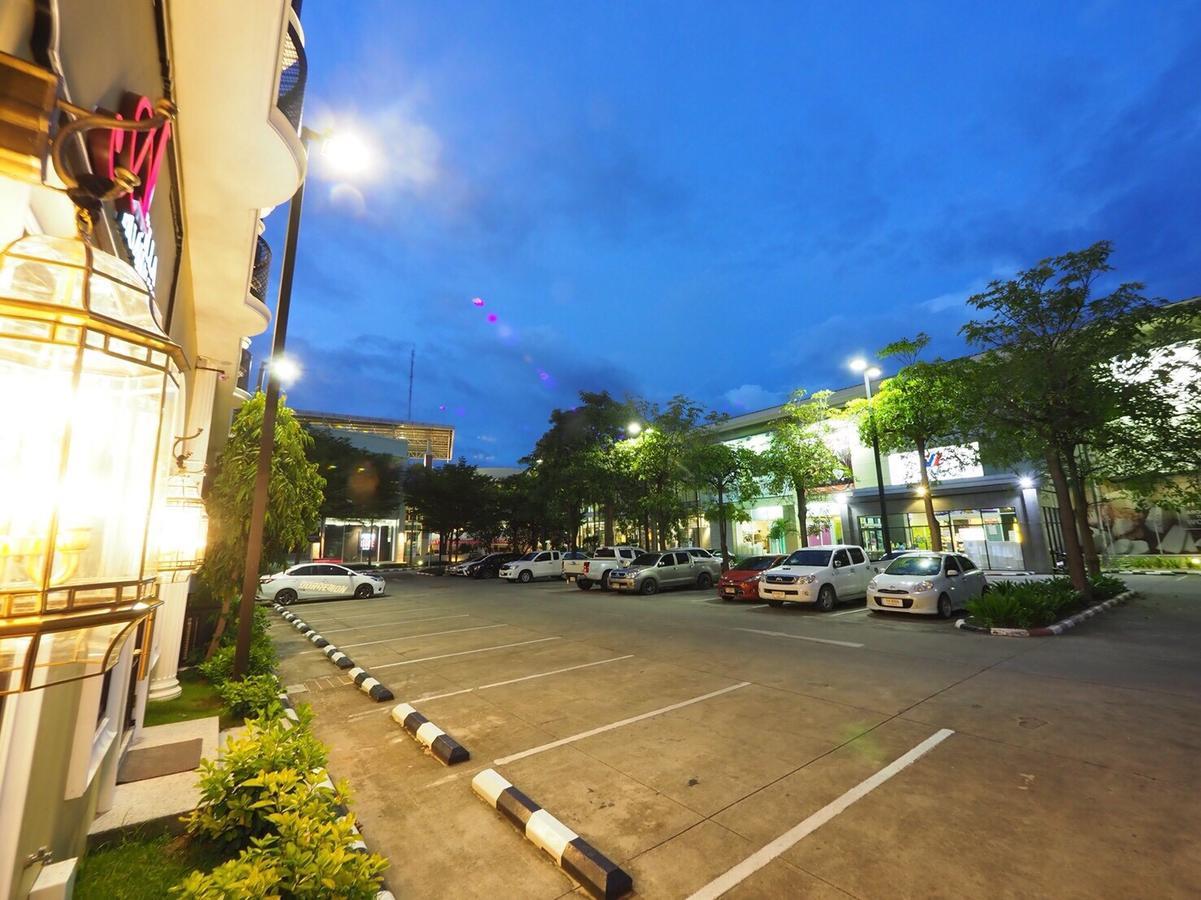 A Hotel HHQ