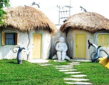 Hotel Naidee Sculptured Huts Hua Hin