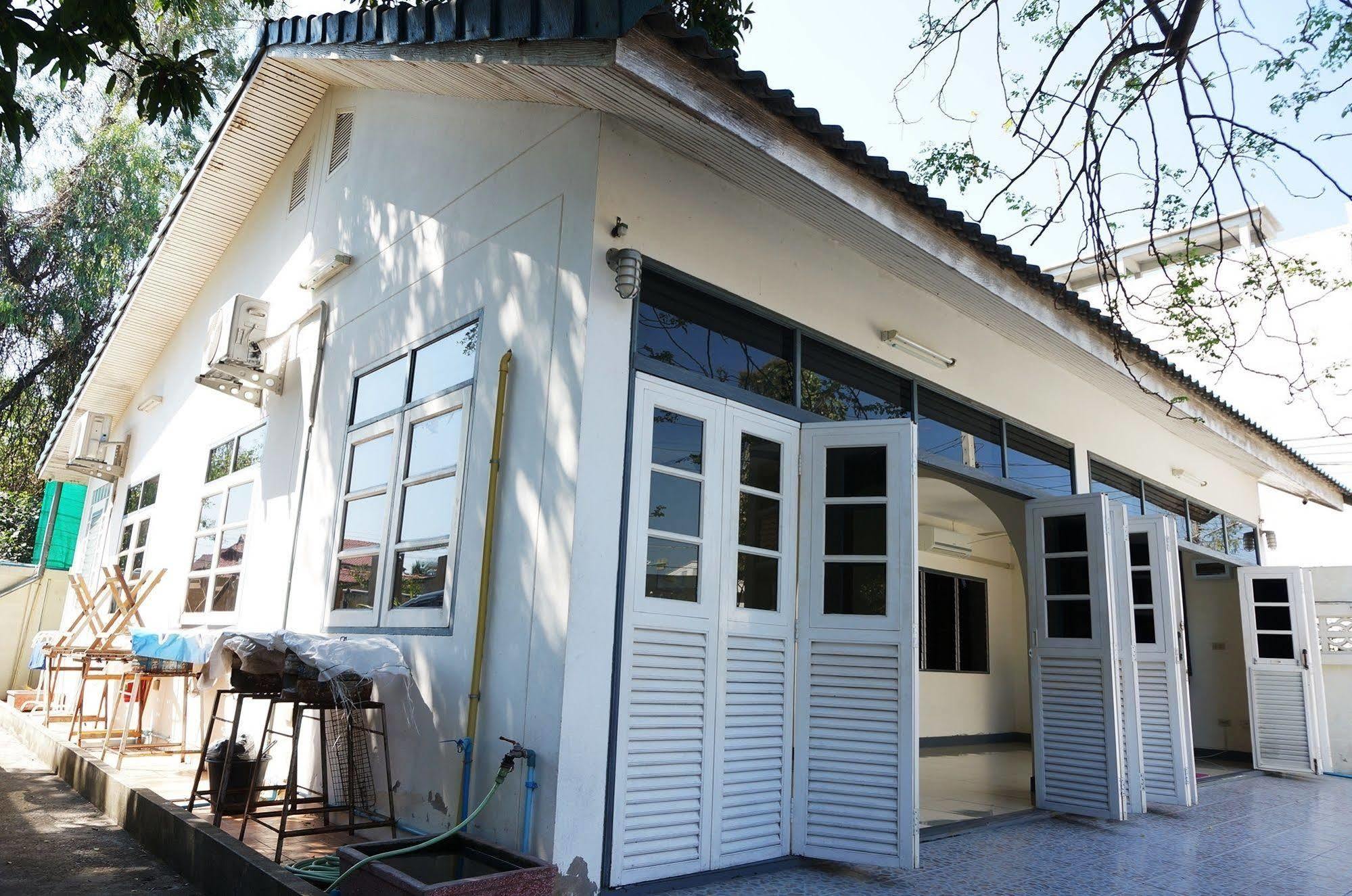 Baan Suksabai Villa