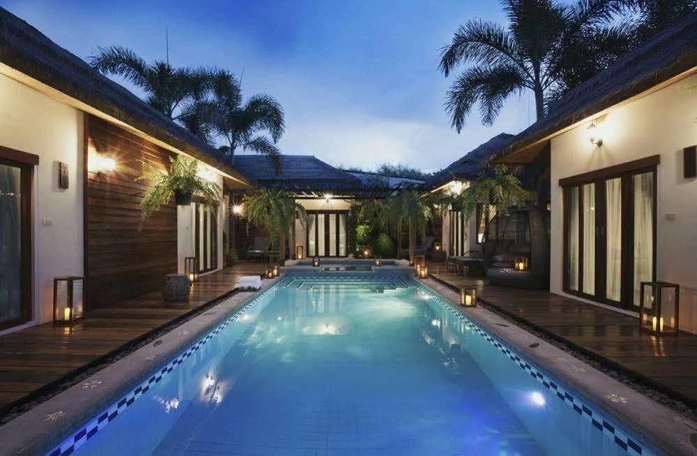 8 Hua Hin