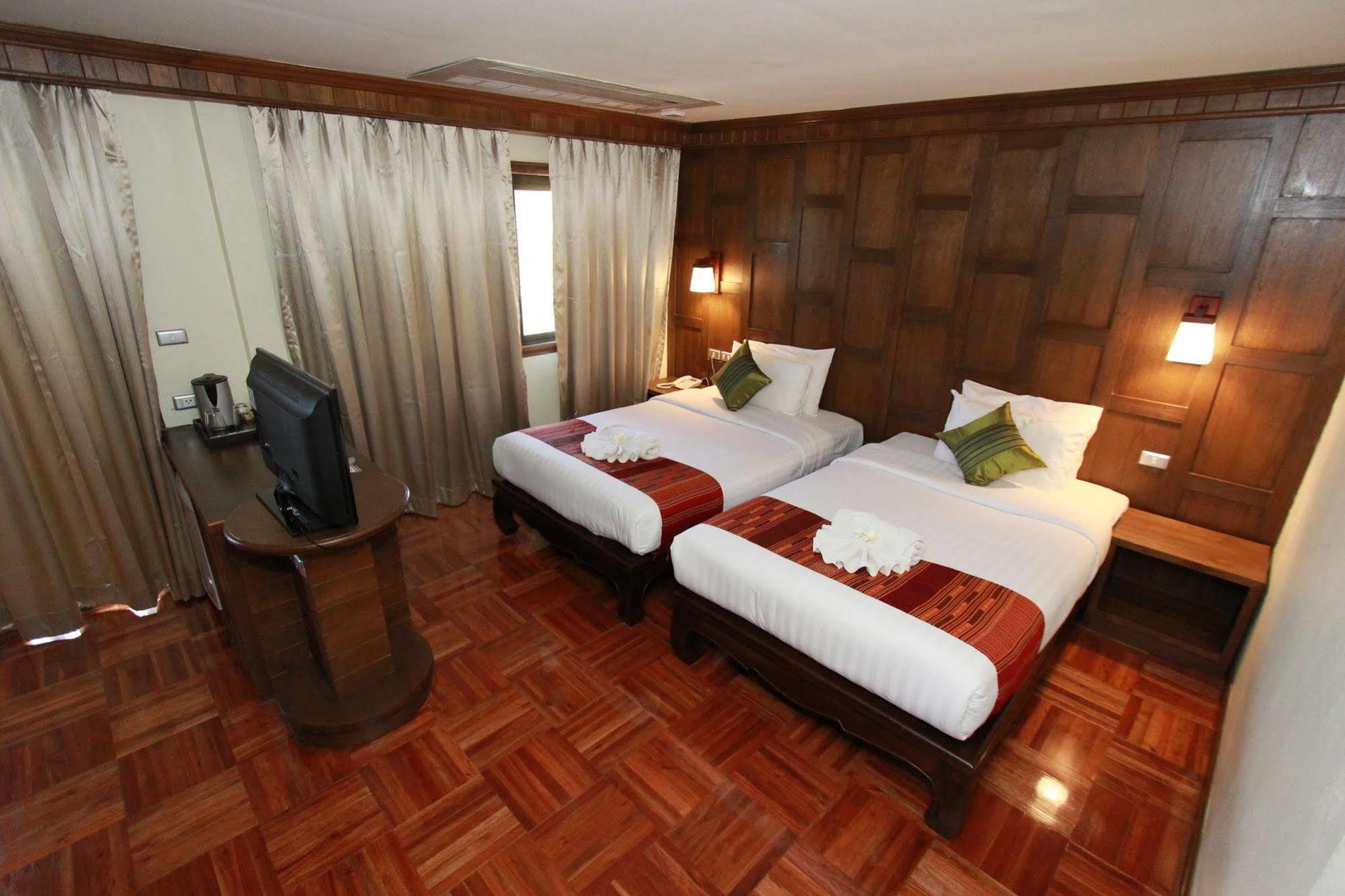Hotel Golf HHQ