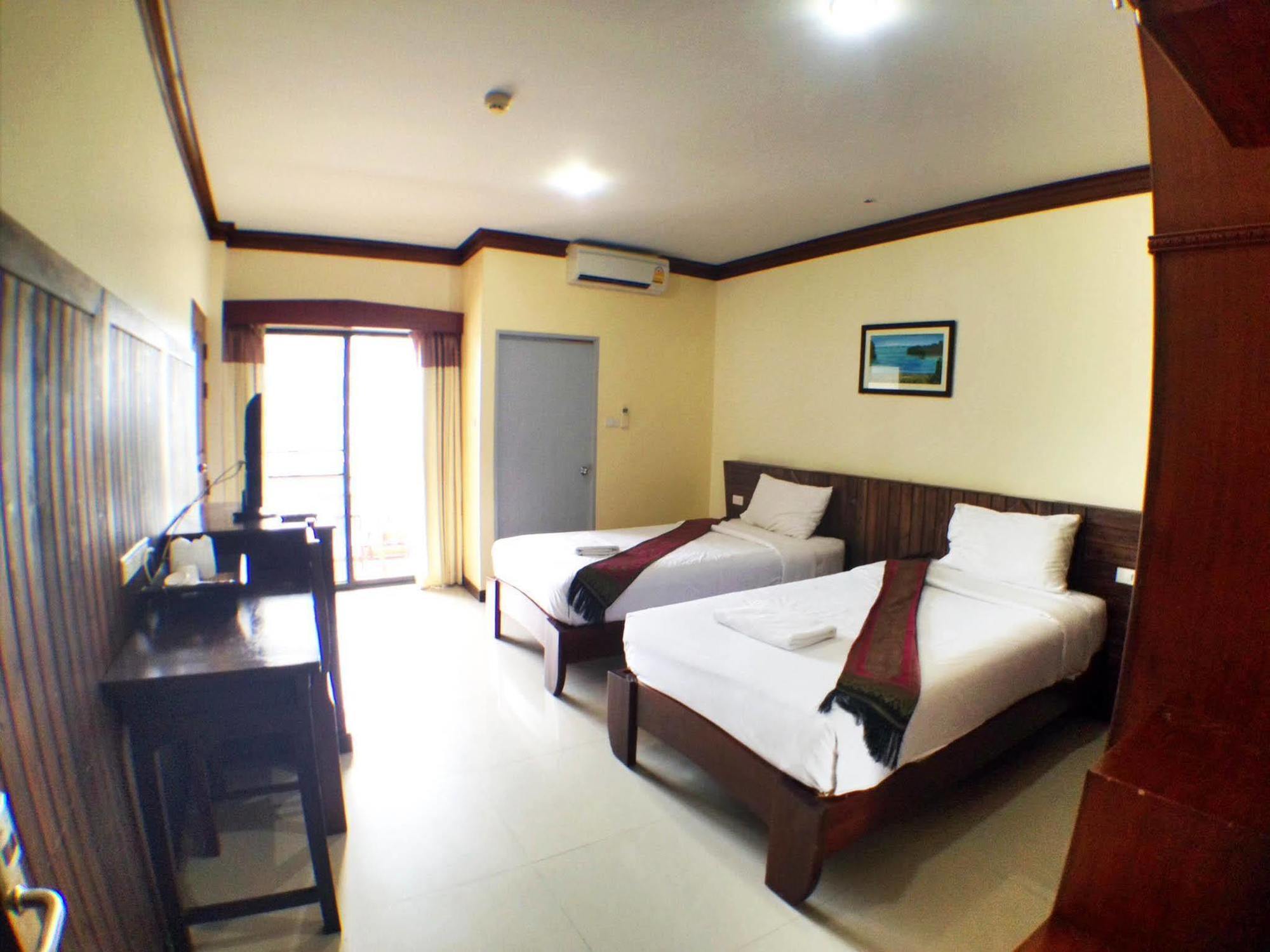 Narawan Hotel, Hotel HHQ