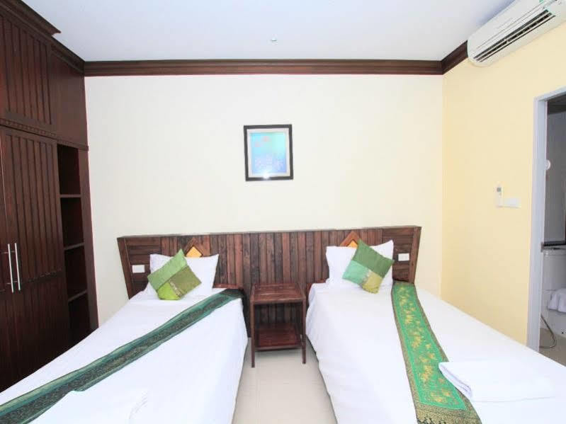 Narawan Hotel, Hotel