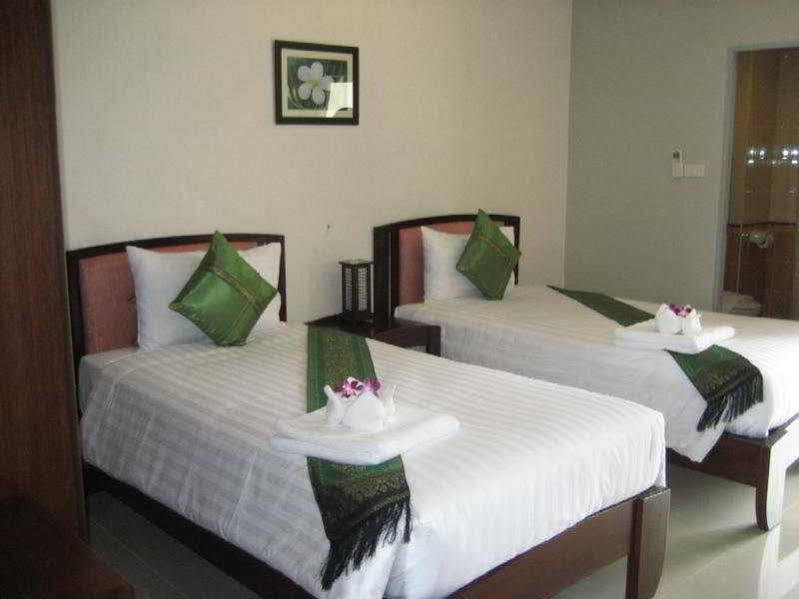 Narawan Hotel, Hotel HHQ