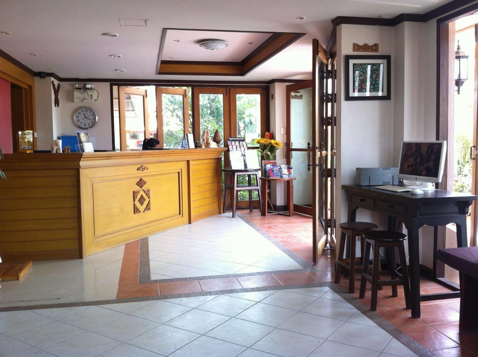 Narawan Hotel, HHQ