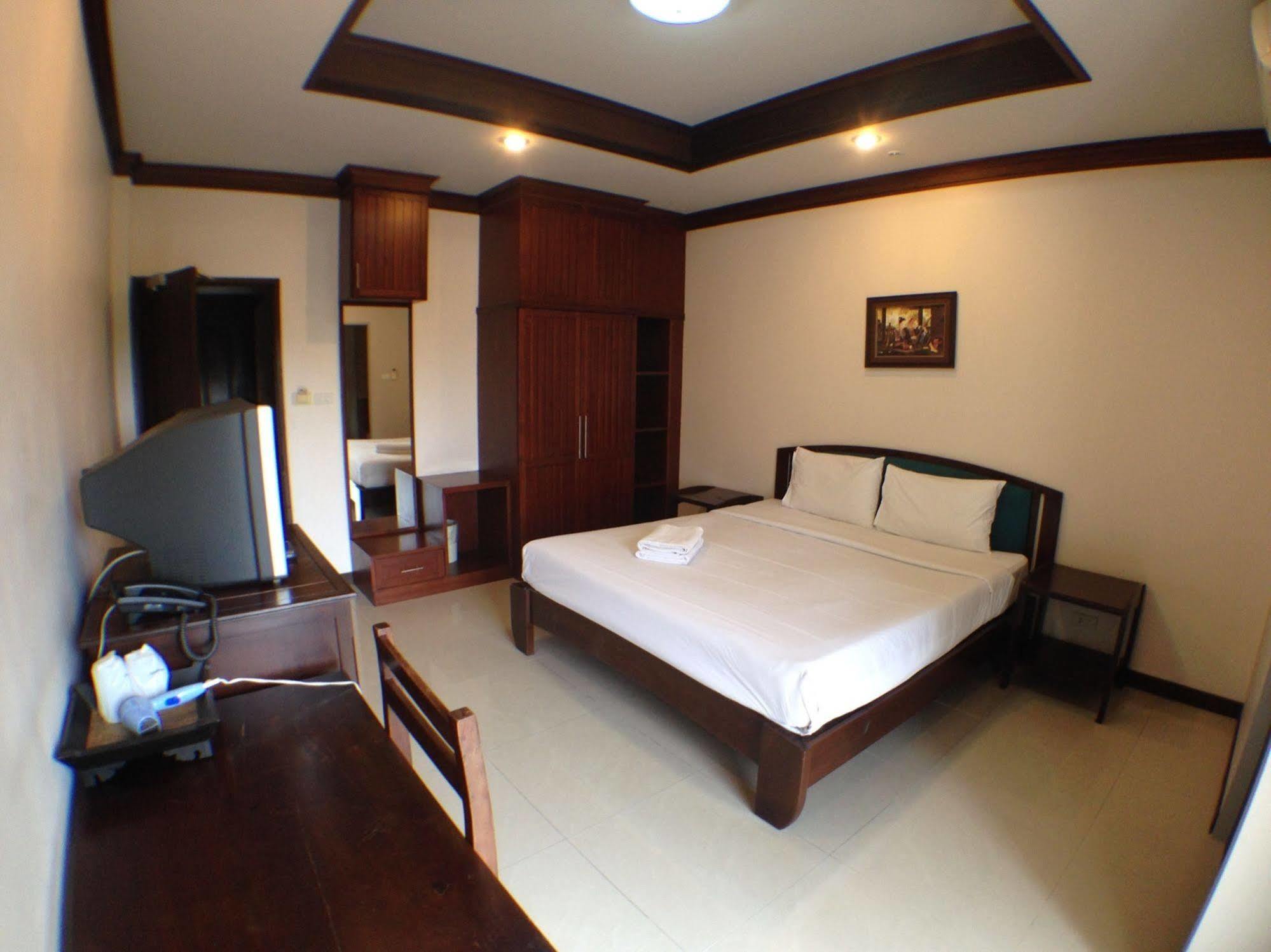 Hotel Narawan Hotel,