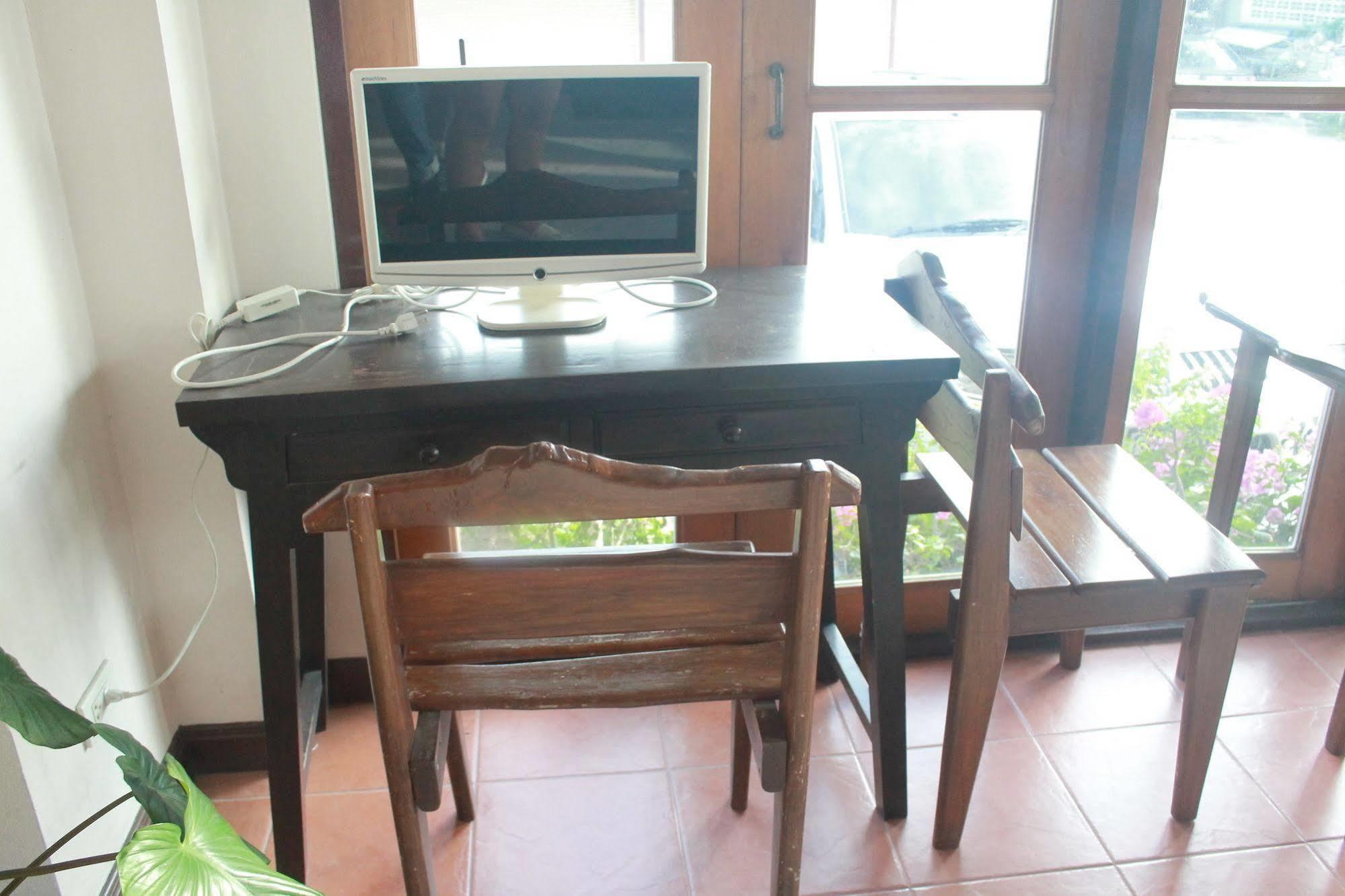 Narawan Hotel, Hotel