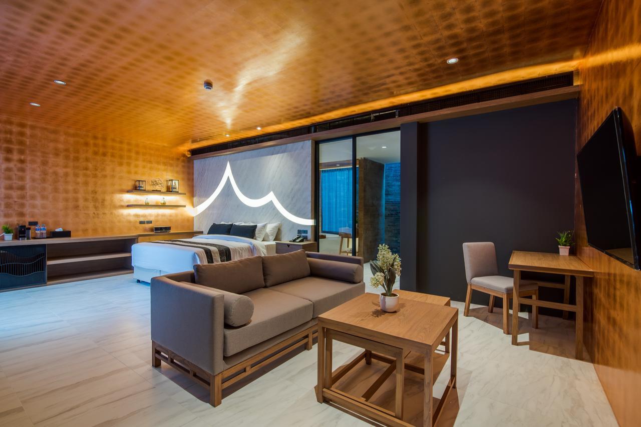 Resort The Yana 5*