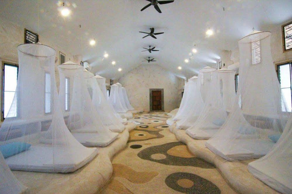 Naidee Sculptured Huts Hotel Hua Hin