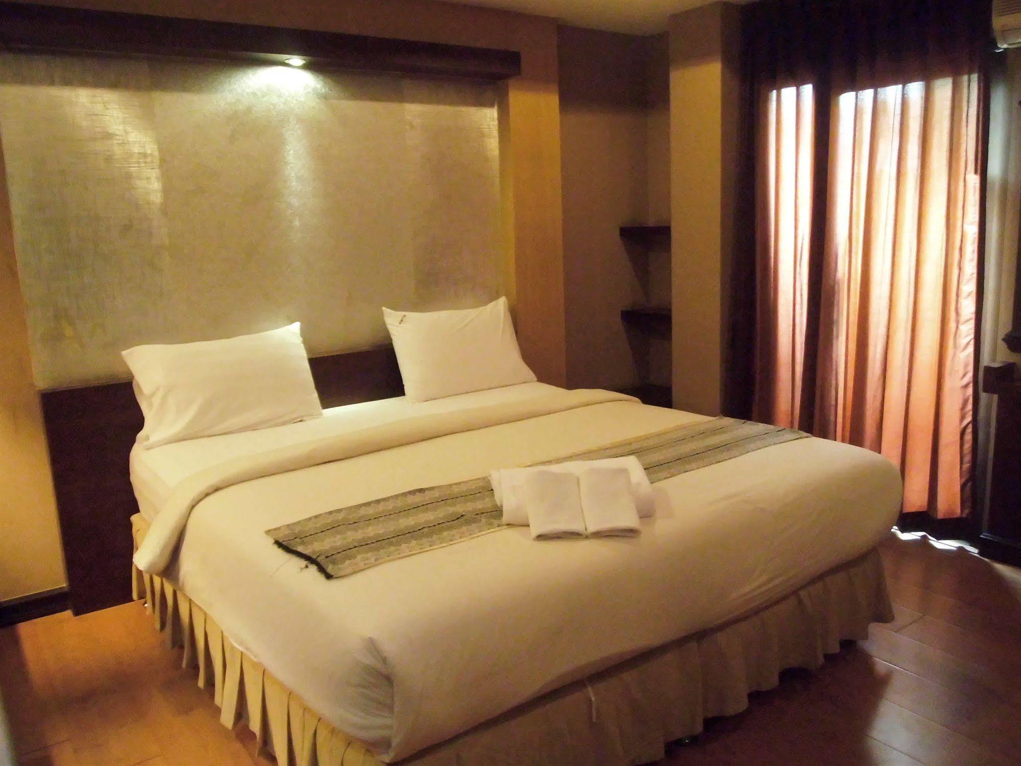 Khách sạn Baan Chalelarn 3*