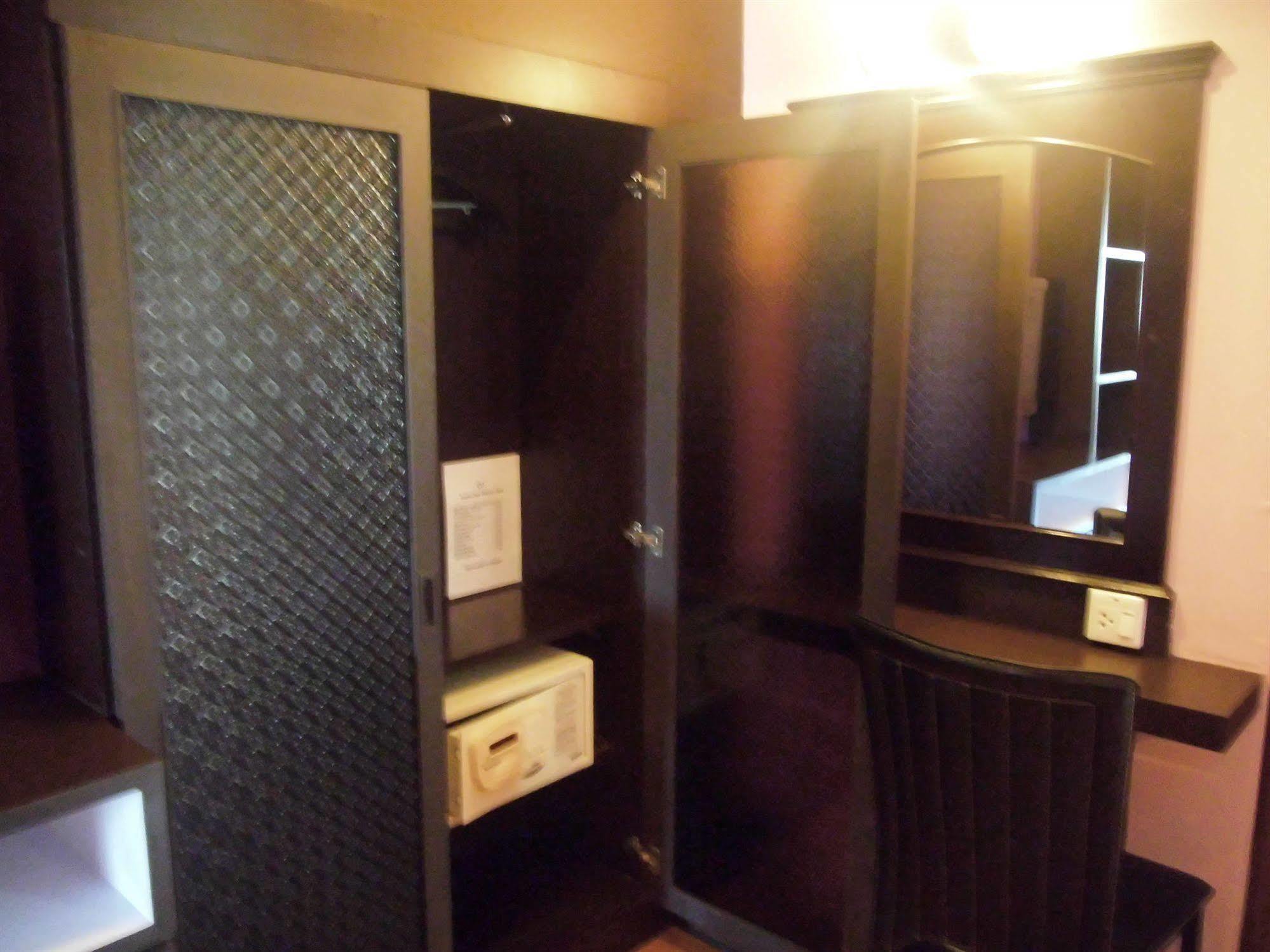 Khách sạn Baan Chalelarn 3*