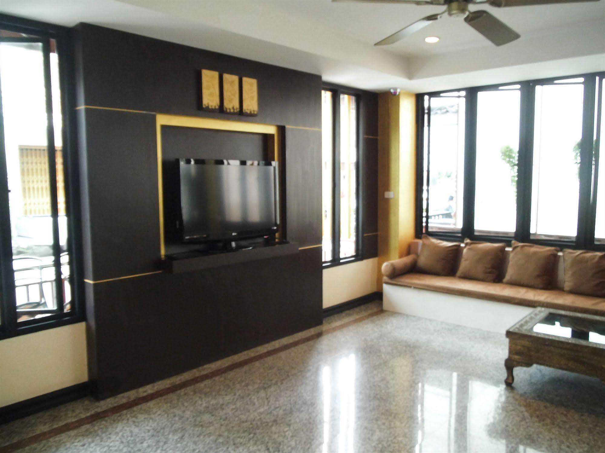 Baan Chalelarn Khách sạn