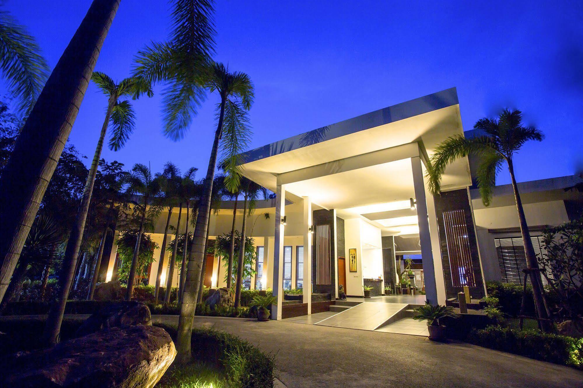 Lotus & Resort