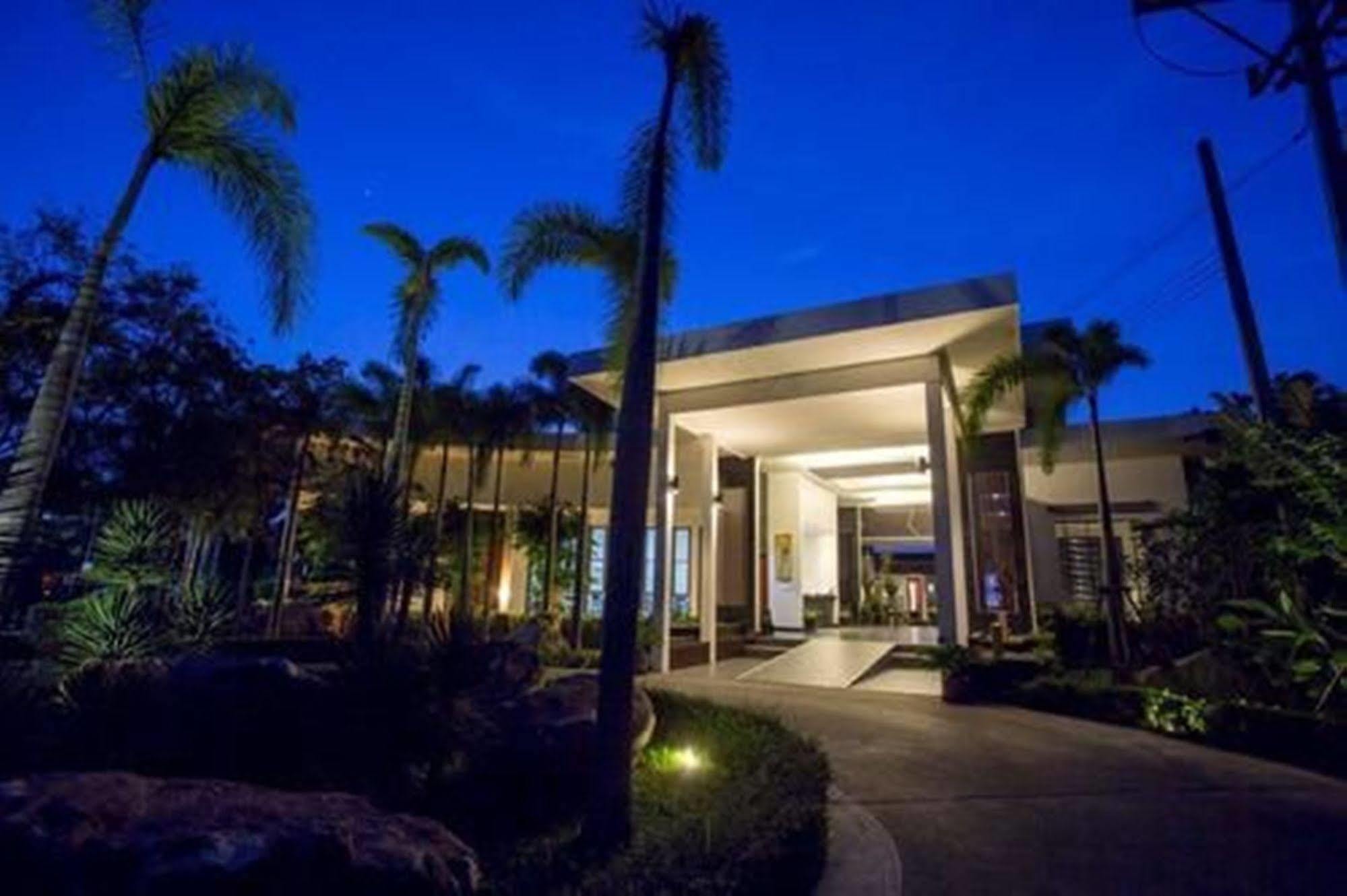 Lotus & Resort