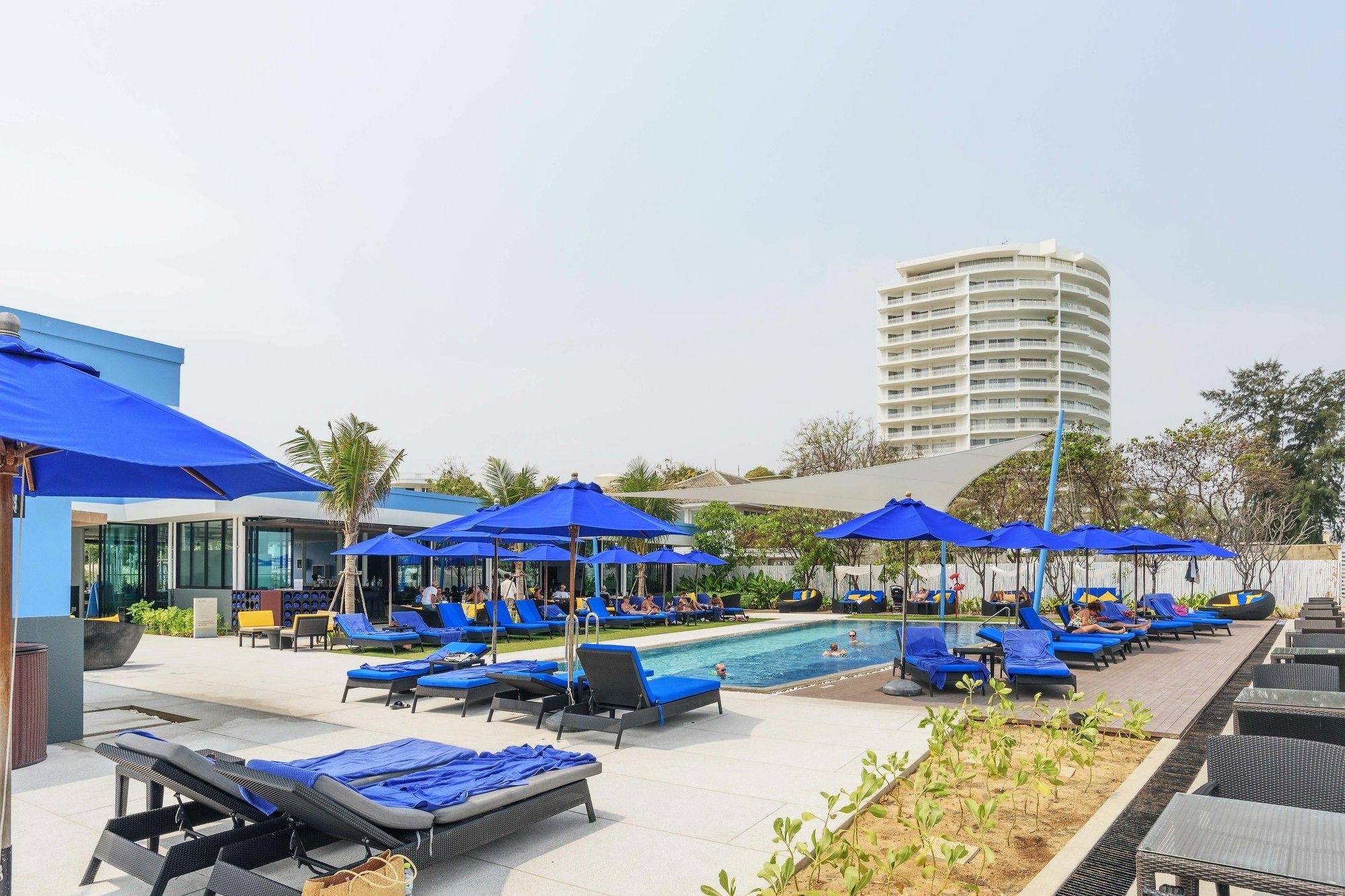 Lux Contemporary By Favstay Hotel