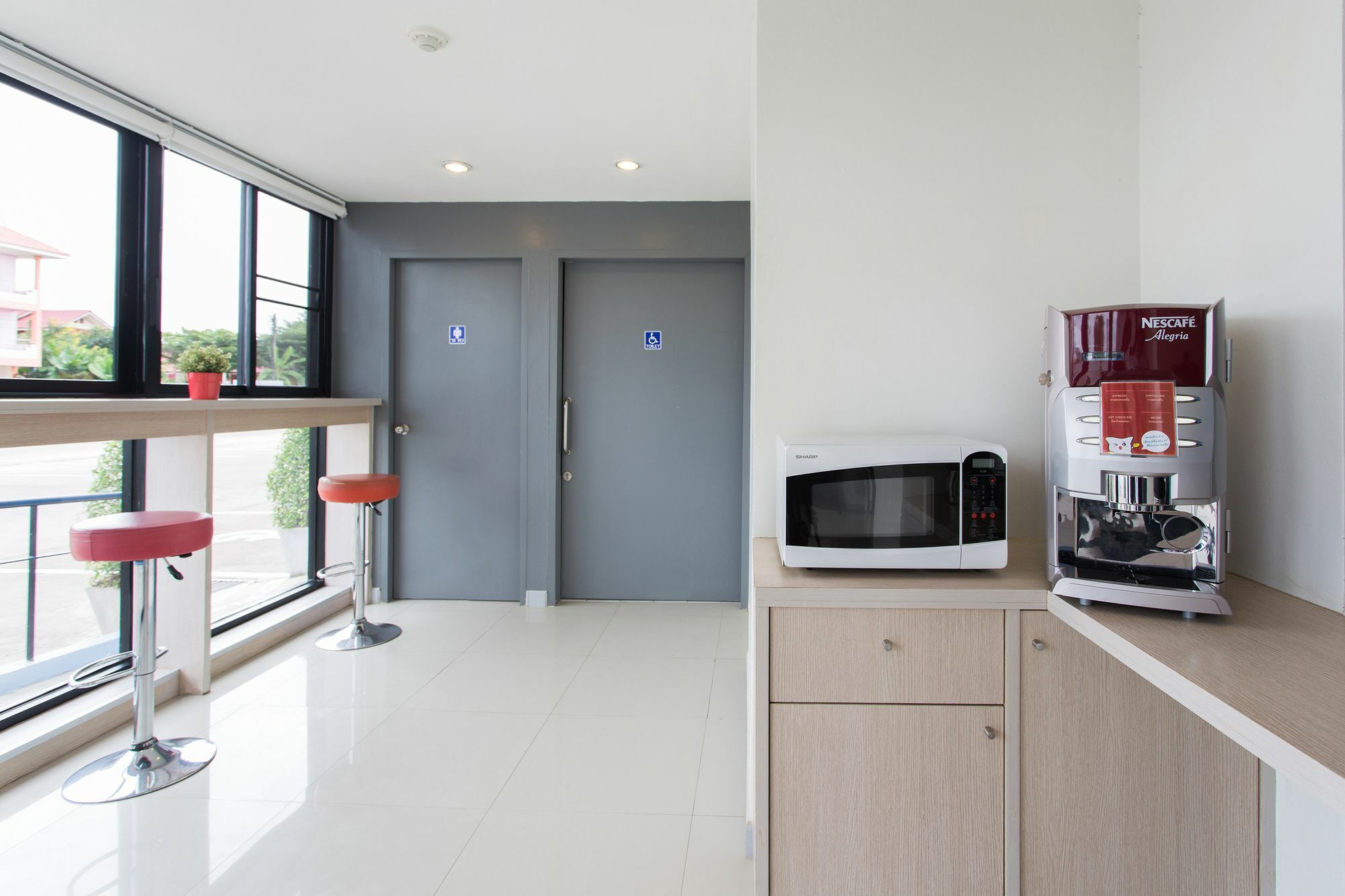 Hop Hotel