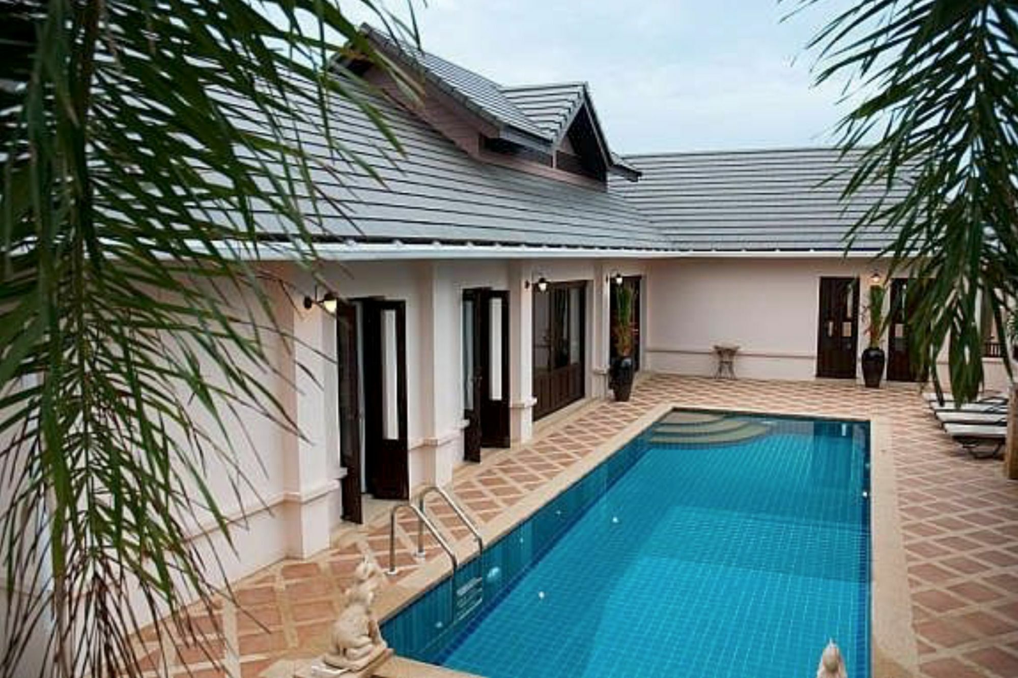 4 Bedroom Private Bali Style Hh1 Vila *