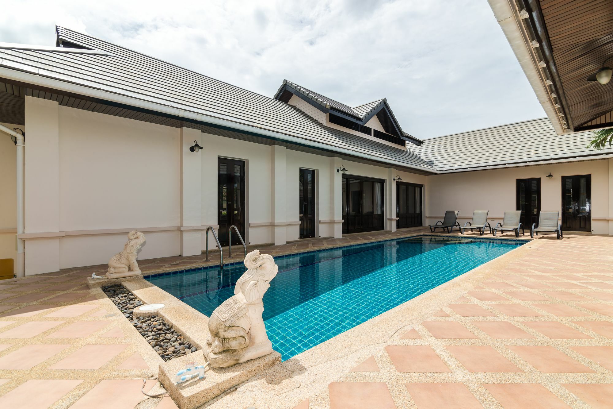 4 Bedroom Private Bali Style Hh1 Hua Hin