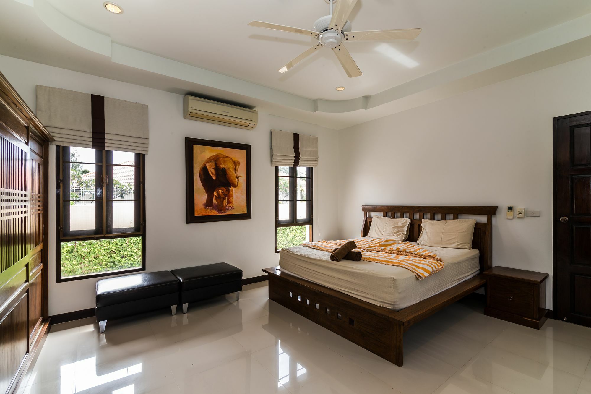 4 Bedroom Private Bali Style Hh1 Vila *