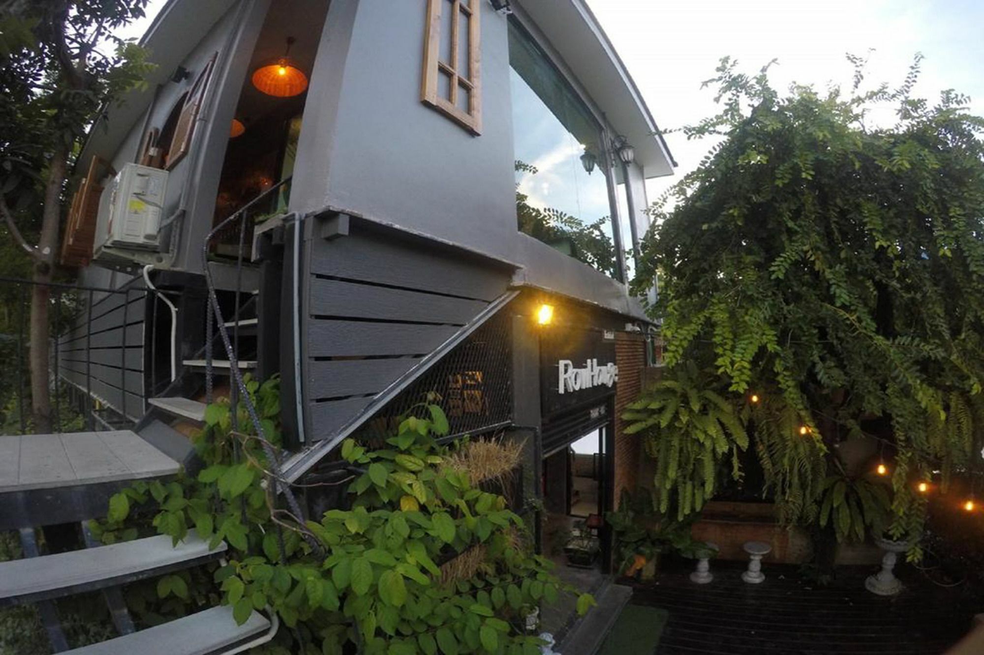 Hostel Rowhou8e 106 *