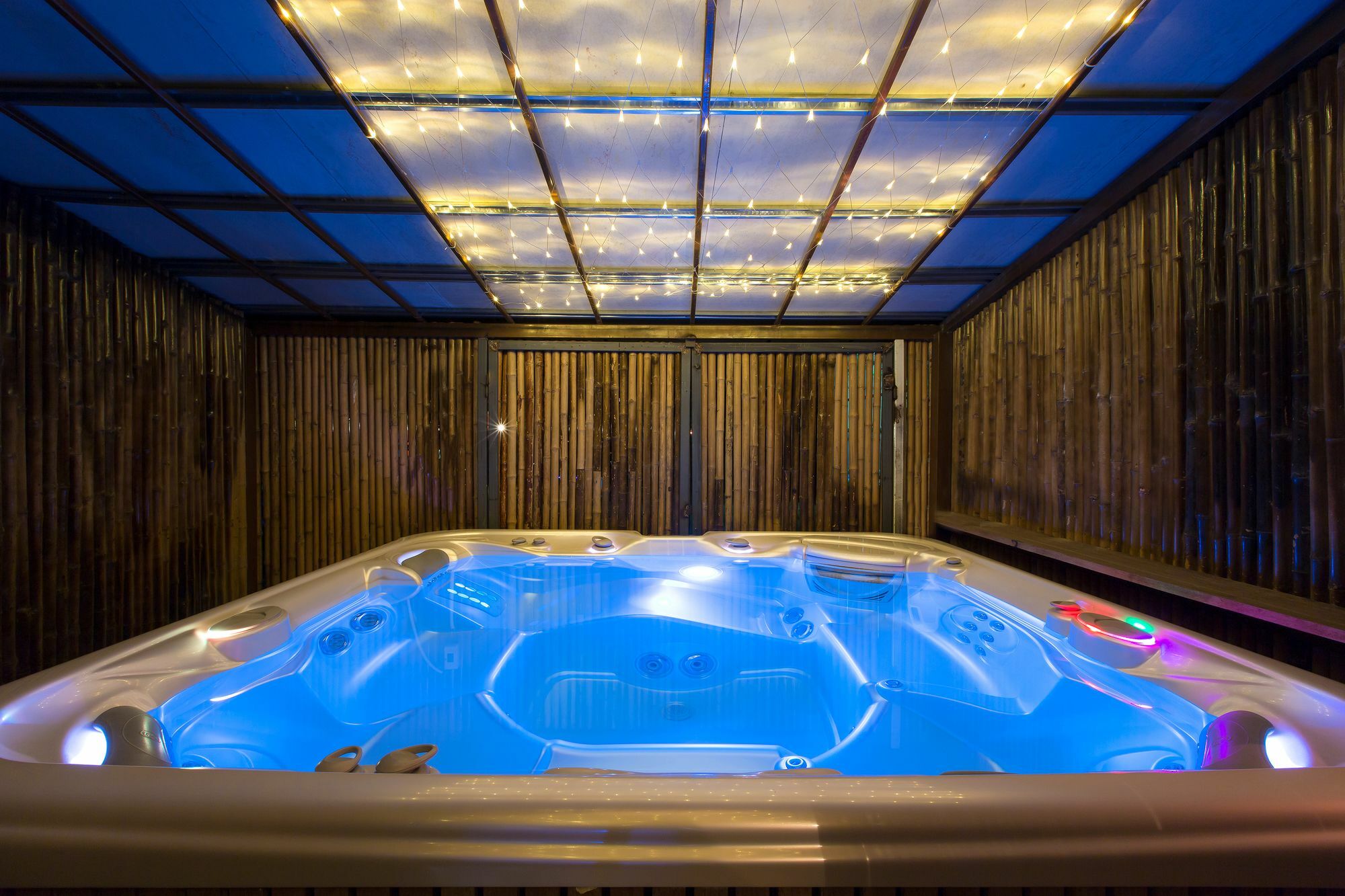 Electric Mango Luxury Tempat peranginan 3*