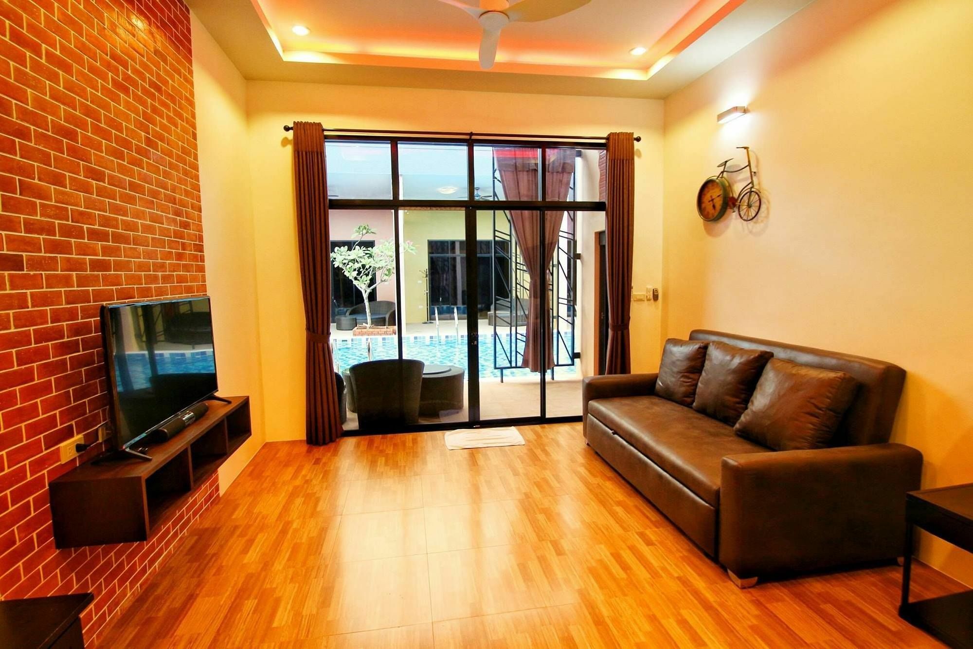 Hotel Baan Noppadol Loft Hua Hin