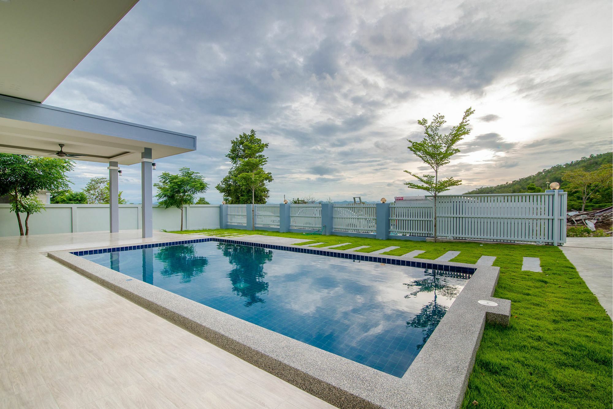 Baan Vegas B
