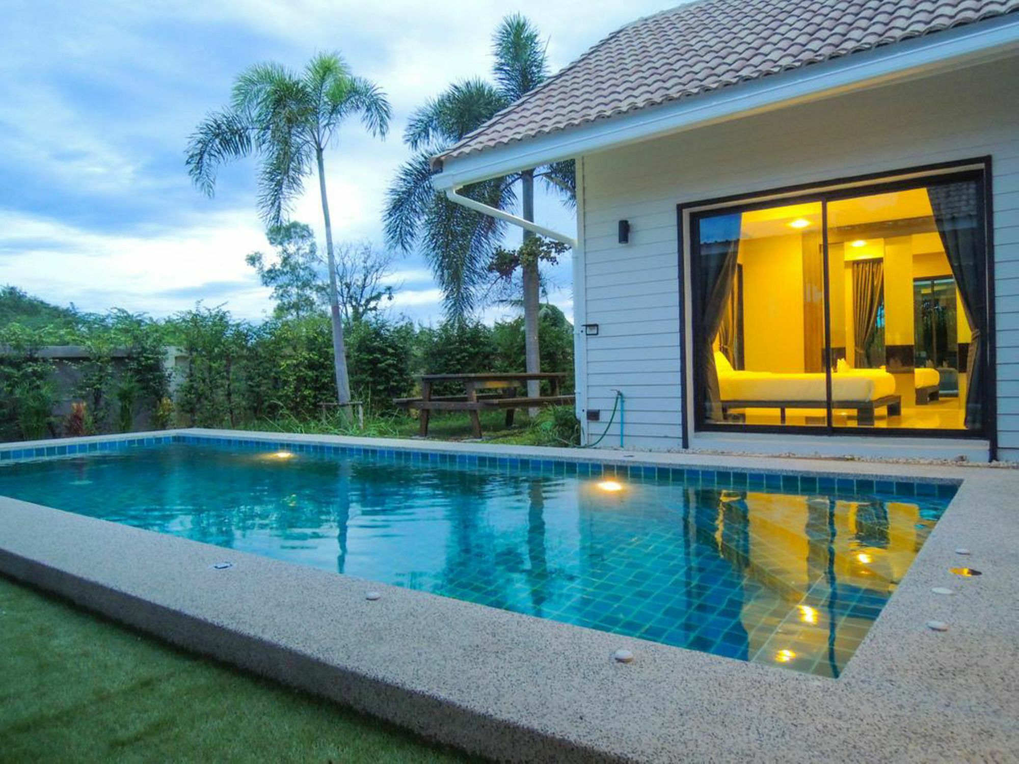 Villa Sierra Pool 102