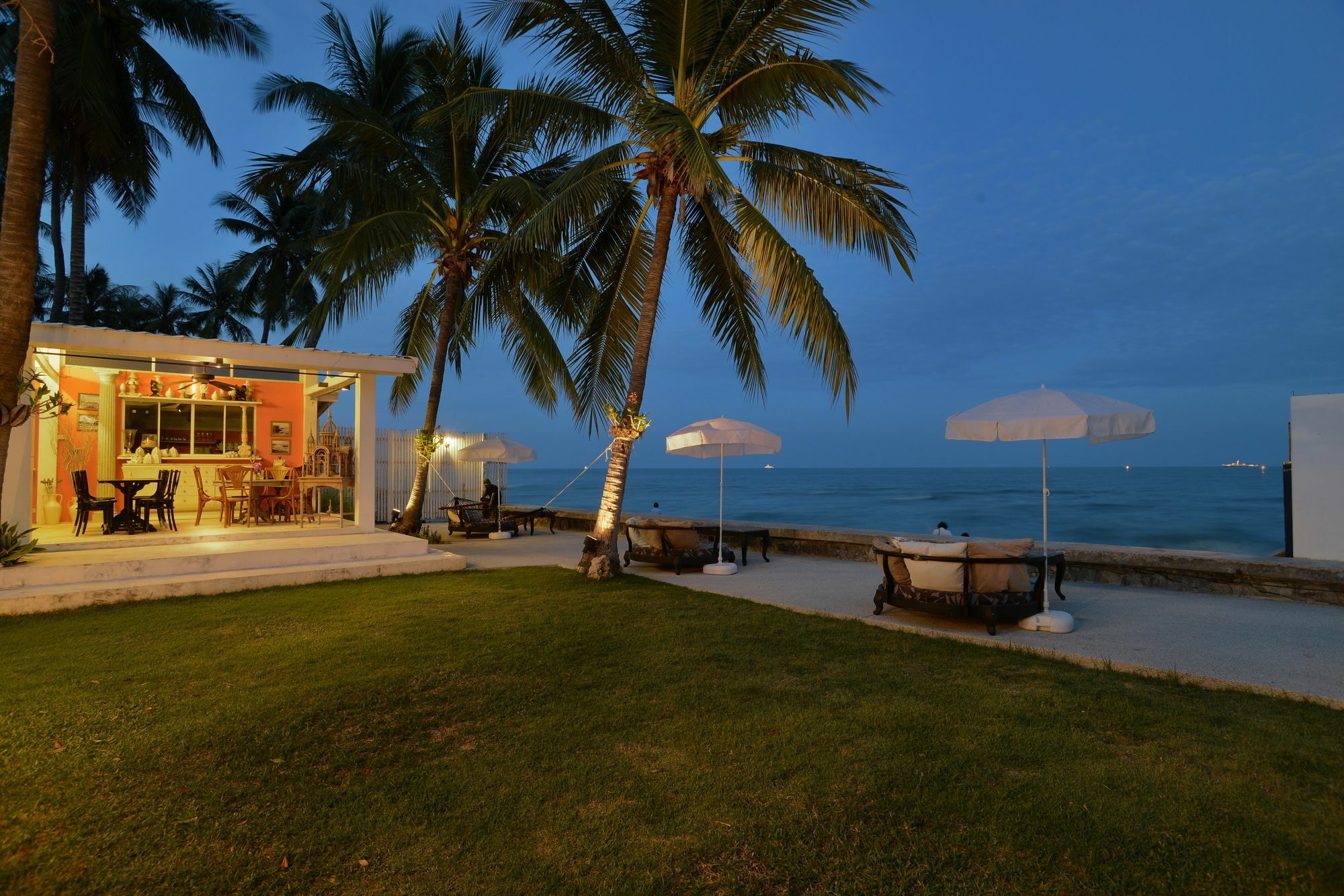 The Hen Private Hotel Hua Hin