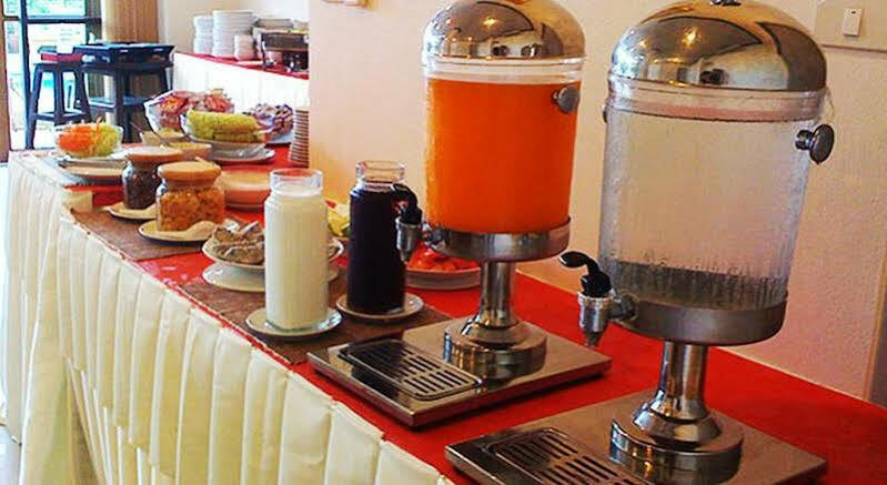 Narawan Hotel, Hotel HHQ