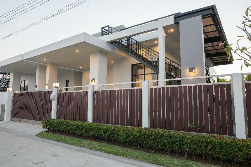 We By Sirin Pool Biệt thự Hua Hin