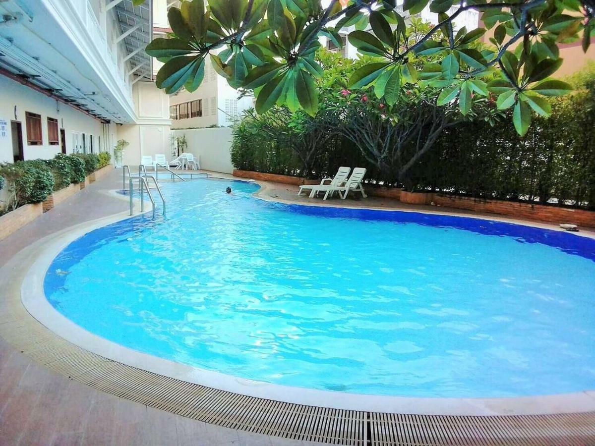 Baan Klang Condominium 210 *