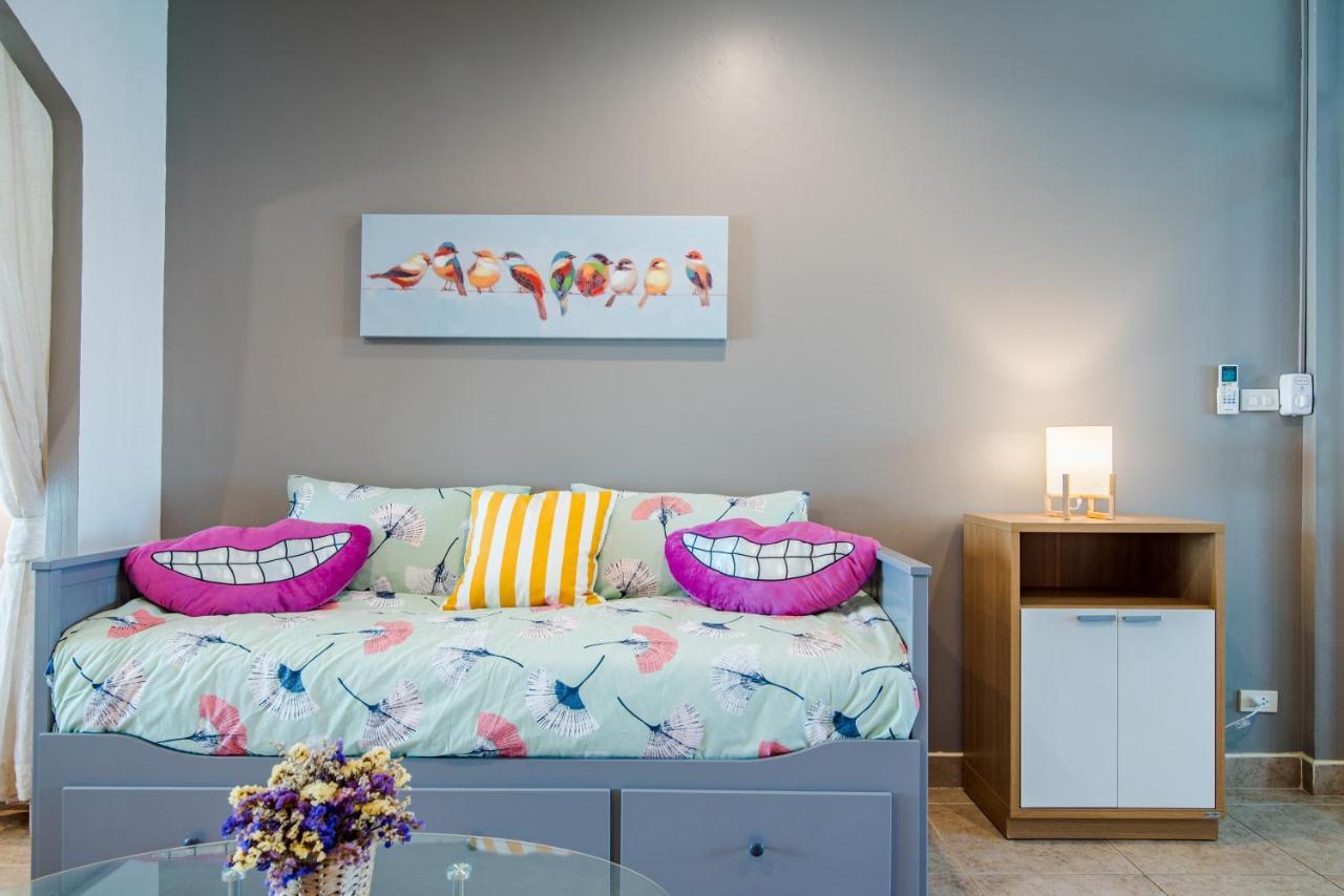 Super Townhouse In Center, 10 Minutes Walk To Beach, Night Market ... Holiday home