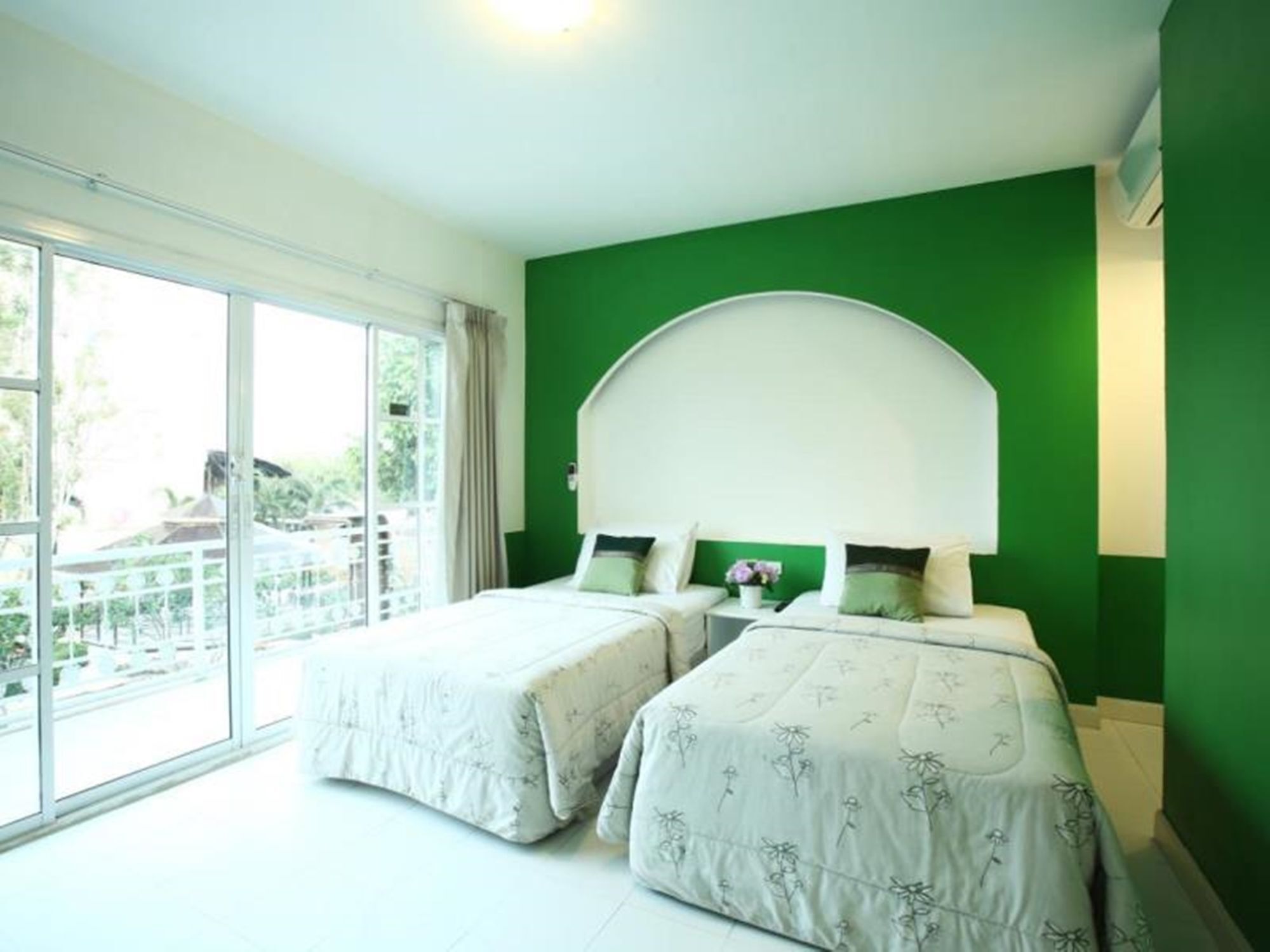 Hotel H2