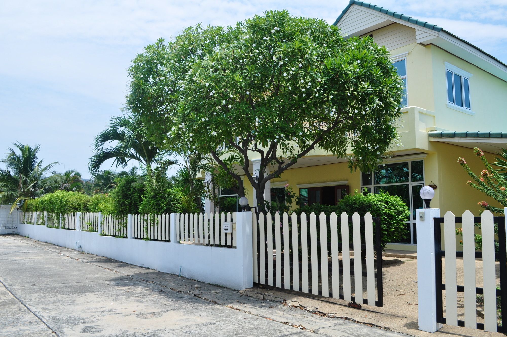 With Large Private Pool Vila *