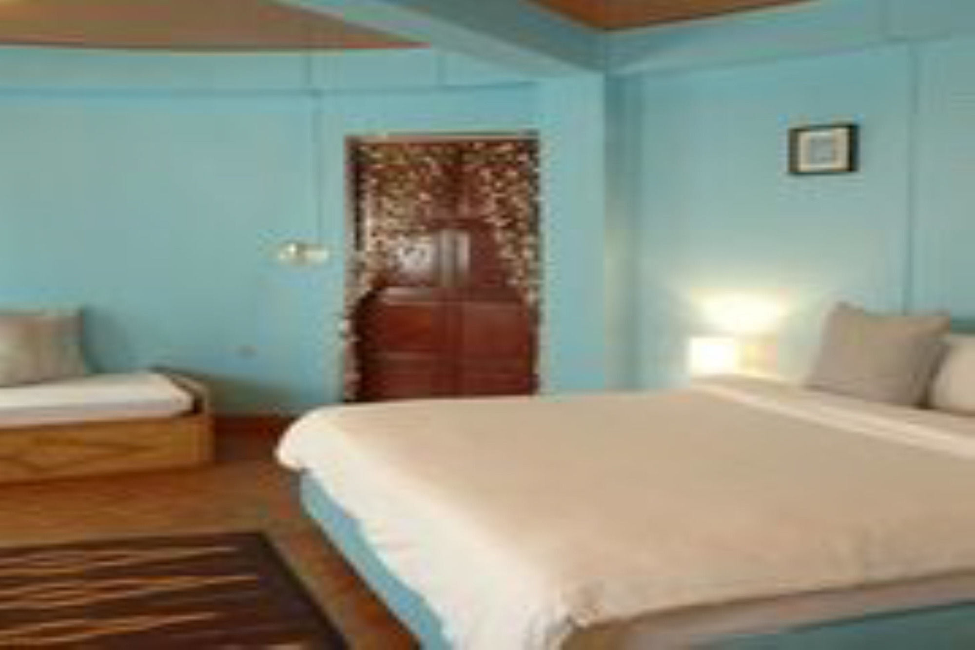 Hotel Boat 3*