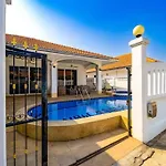 Private 4 Bedroom Pool Villa Ng411