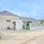 Luxurious 4-Bedroom Pool Villa Best Mountain Views