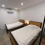 2 Bedder Beach Front Condo In Prime Location