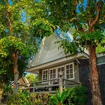 Luna Hut Resort