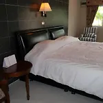Highway Hotel