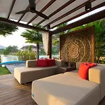 Dasiri Lakefront Villa
