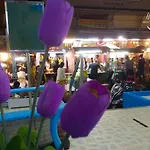 HuaHin Night Market Hostel