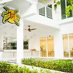 Triple Z Hotel
